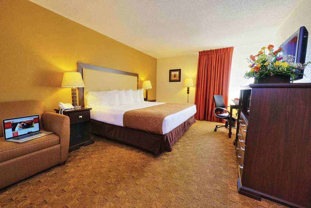 Hotel Village Clemmons-winston Salem, Trademark By Wyndham